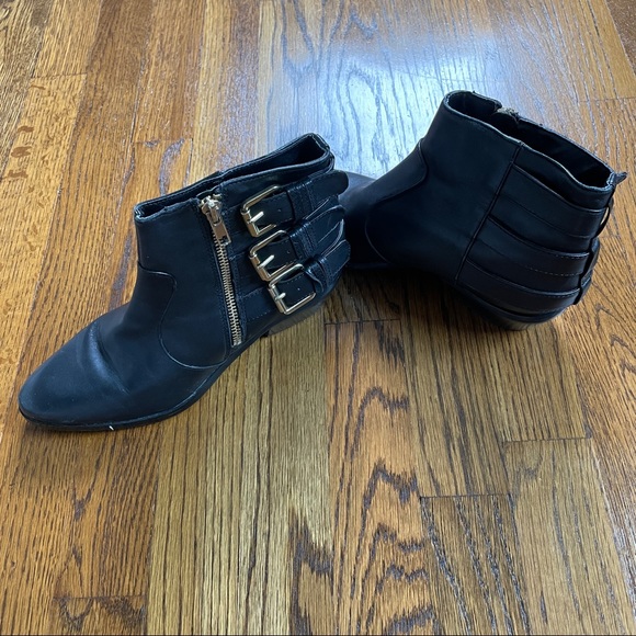 black buckle booties, size 6 - Picture 2 of 4